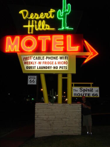 Desert Hills Motel